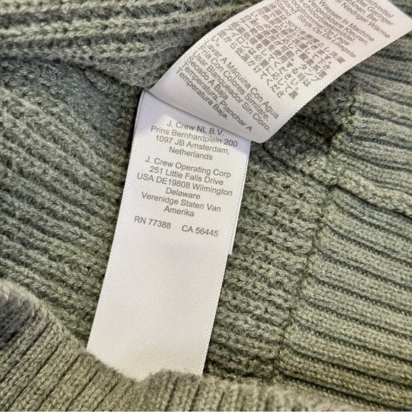 J.Crew men’s sweater (size xl) hunter green.  Pre-owned - Picture 12 of 15